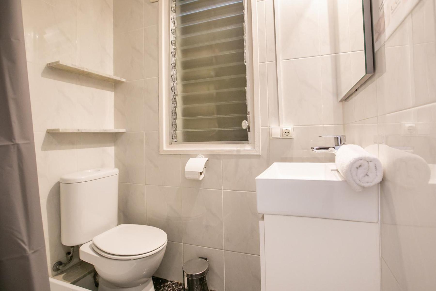 31Abpar1110 - Mediterranean Style Apartment Barcelona