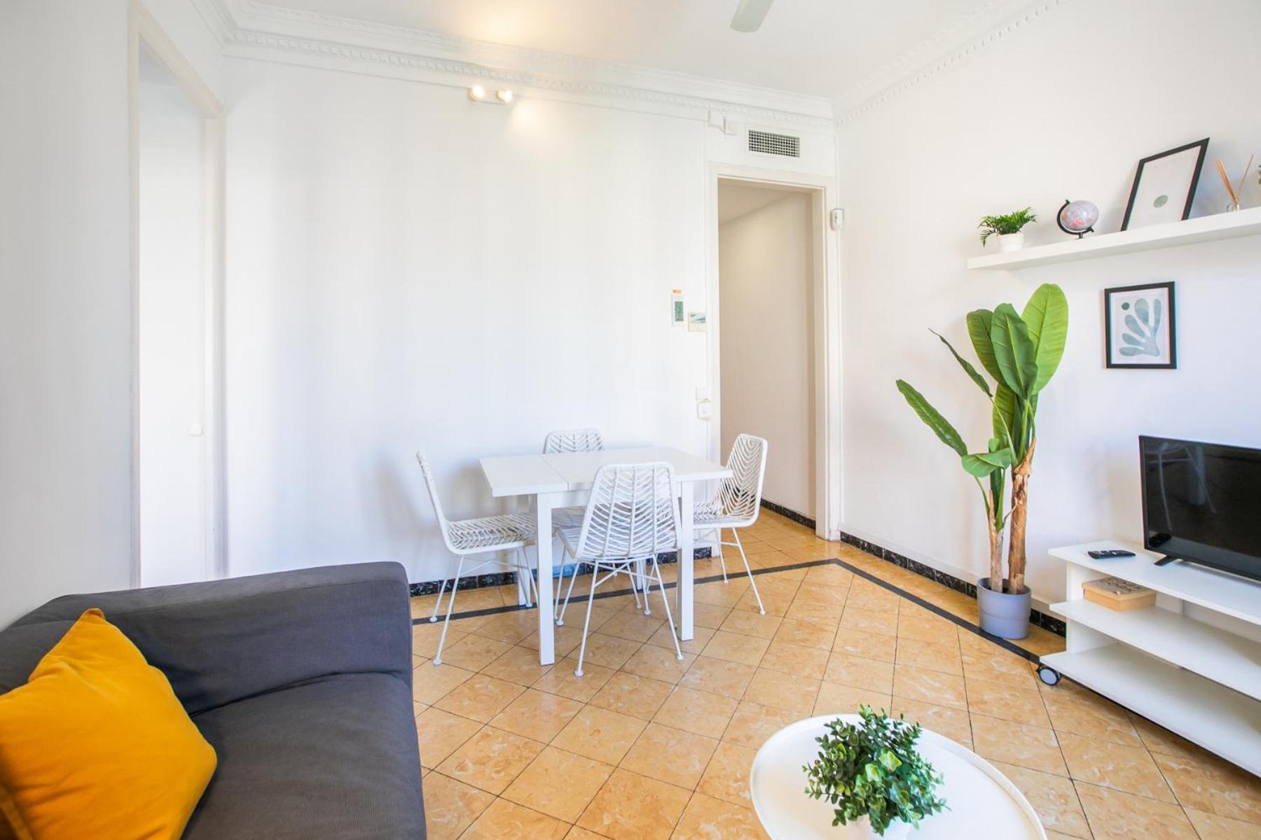 31Abpar1110 - Mediterranean Style Apartment Apartment